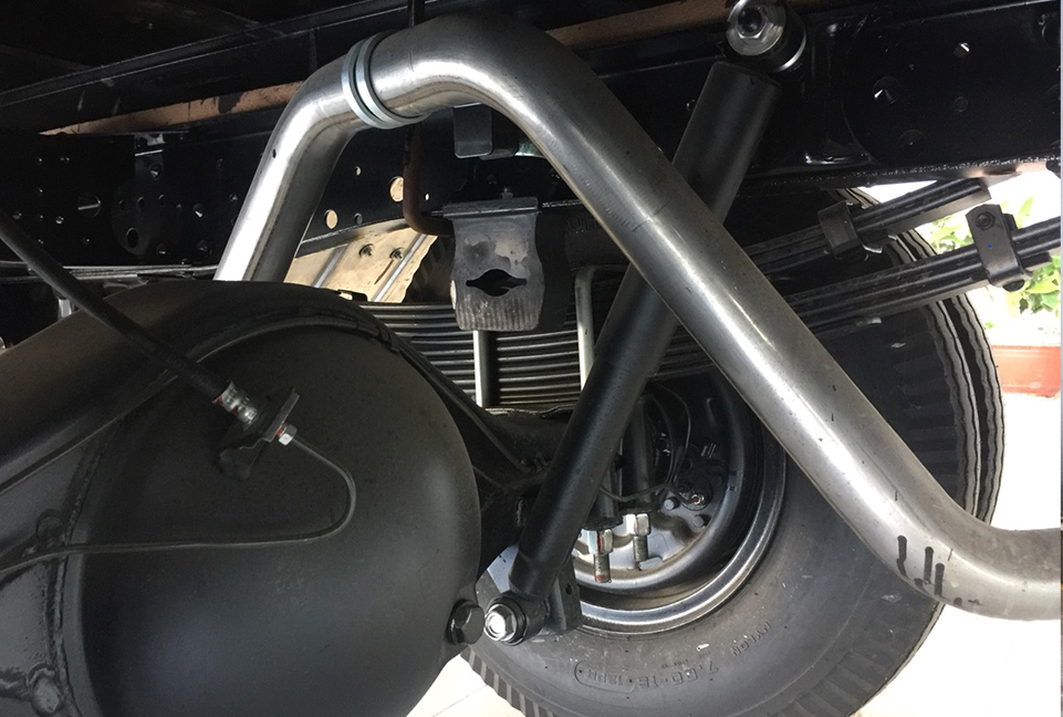xe-tai-isuzu-1-4-tan-thung-mui-bat-3 xe-tai-isuzu-1-4-tan-thung-mui-bat-3