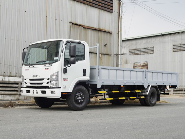 xe-tai-isuzu-5-9-tan-thung-lung-nqr75me4-1 (3) xe-tai-isuzu-5-9-tan-thung-lung-nqr75me4-1 (3)