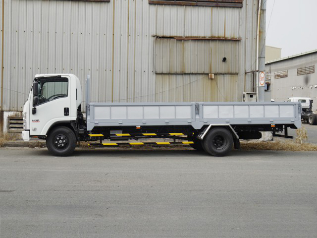 xe-tai-isuzu-5-9-tan-thung-lung-nqr75me4-1 (4) xe-tai-isuzu-5-9-tan-thung-lung-nqr75me4-1 (4)