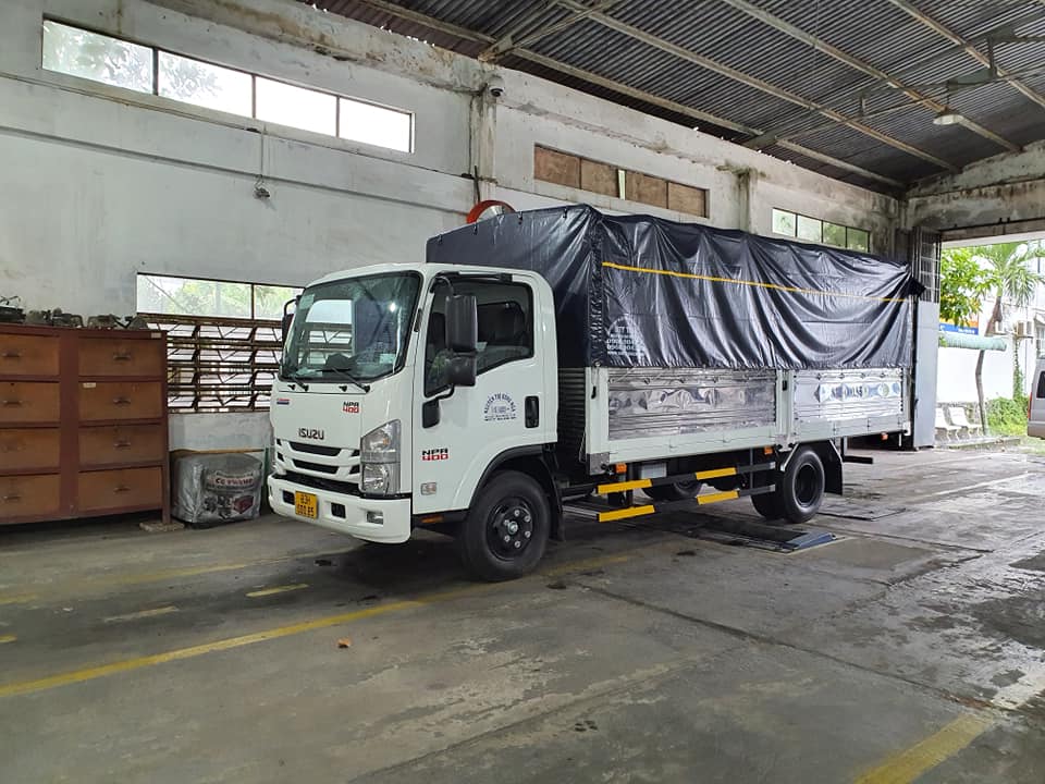 xe-tai-isuzu-npr-400-3-4-tan-thung-mui-bat-npr85ke4