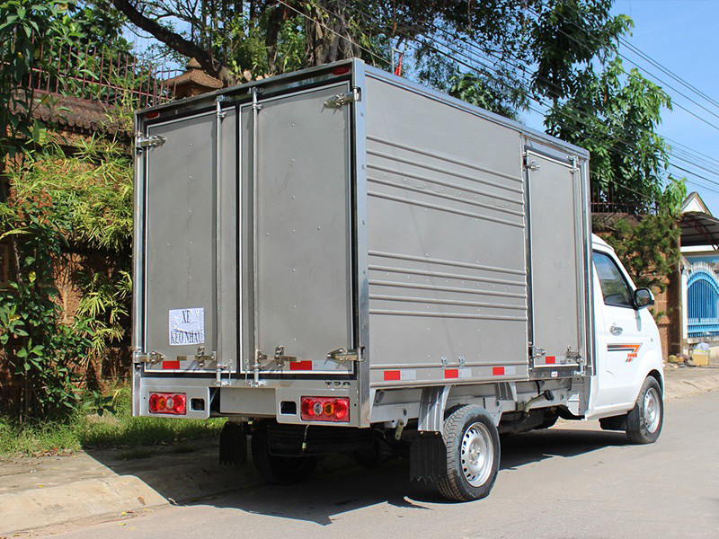 xe-tai-dongben-t30-990-kg-thung-kin-1 (1) xe-tai-dongben-t30-990-kg-thung-kin-1 (1)