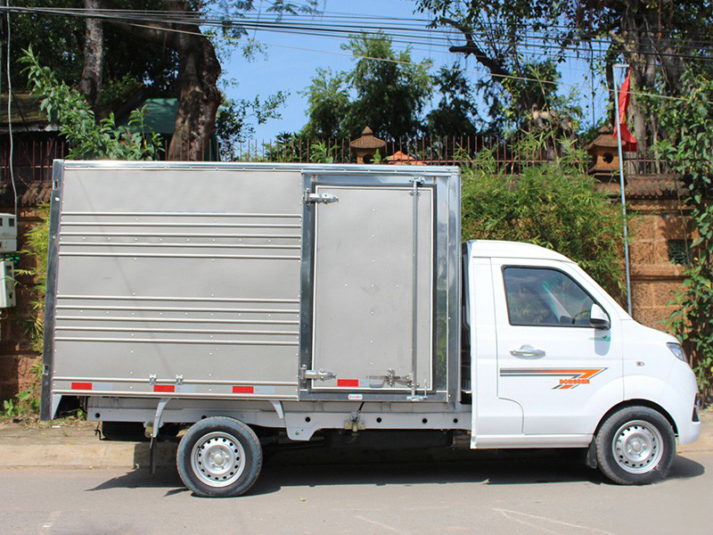 xe-tai-dongben-t30-990-kg-thung-kin-1 (5) xe-tai-dongben-t30-990-kg-thung-kin-1 (5)